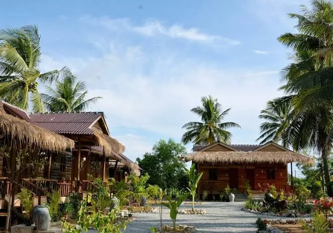 Fish Island Bungalows, Kampot exterior view