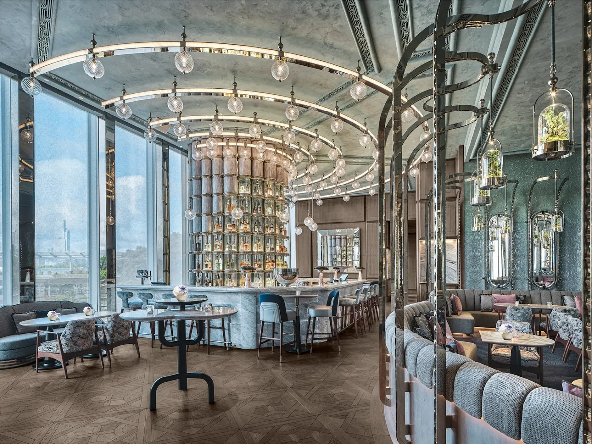 Four Seasons Hotel Hong Kong, Central exterior view