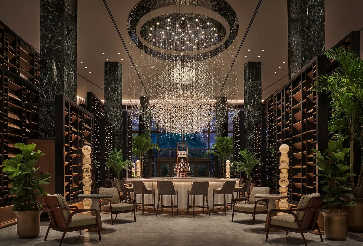 Four Seasons Hotel New Orleans, New Orleans exterior view