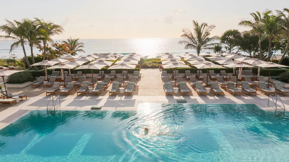 Four Seasons Resort Palm Beach, Palm Beach exterior view