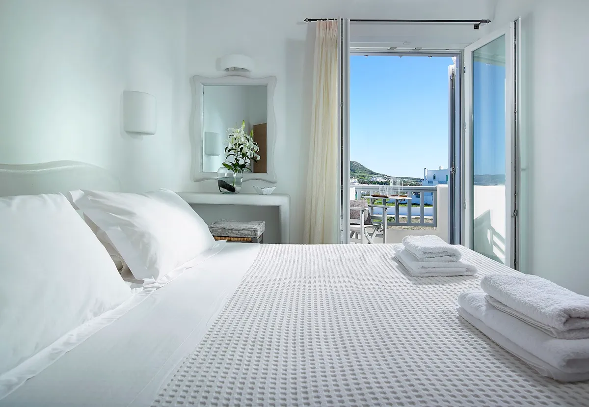 Garifalakis Comfort Rooms, Milos exterior view
