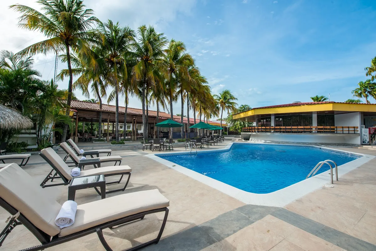 Globales Camino Real, Managua exterior view