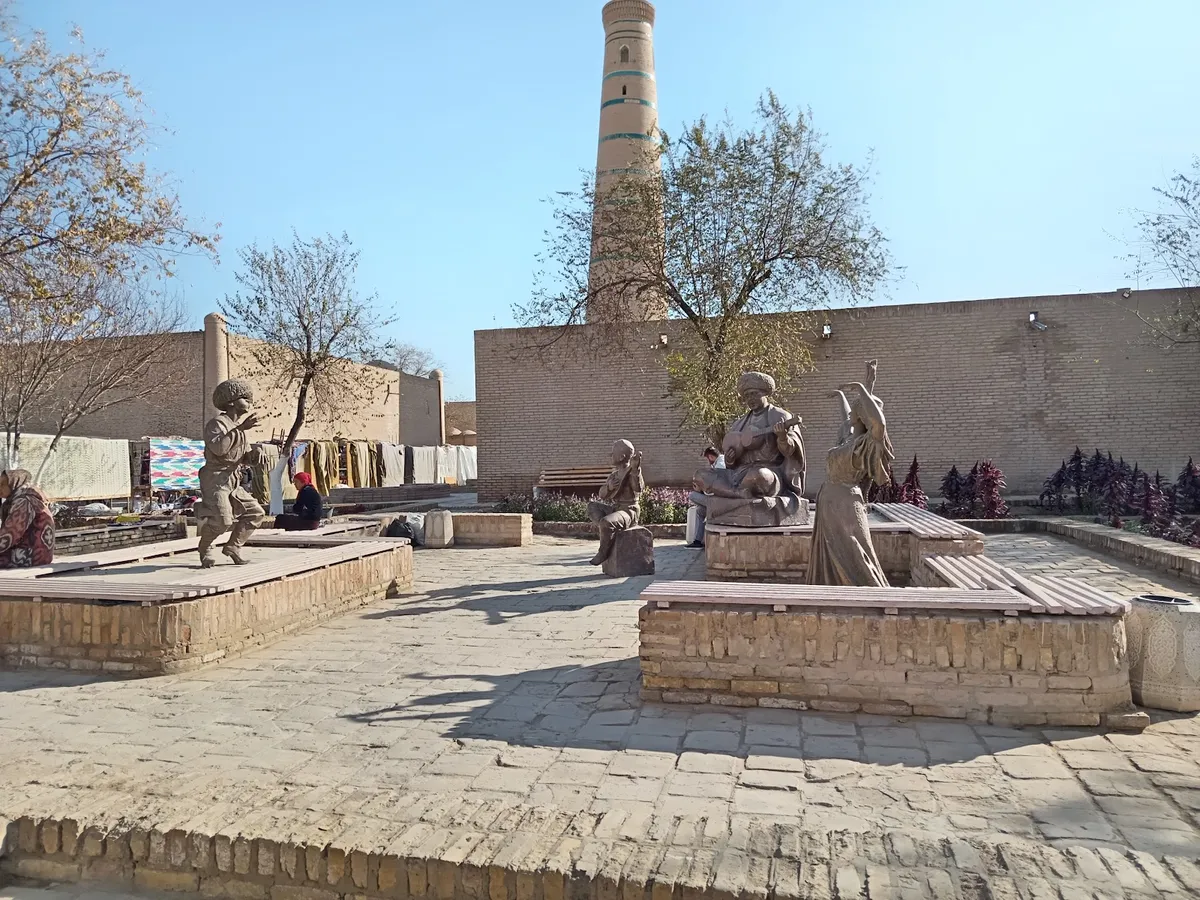 Gold khiva, Khiva exterior view