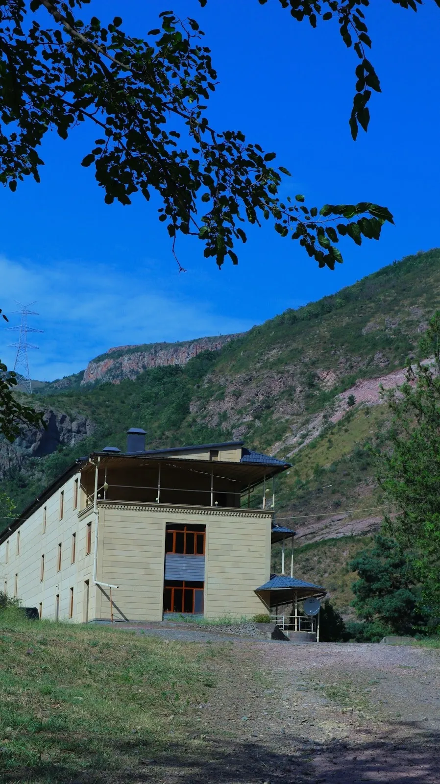 Տաթևի Կիրճ Gorge of Tatev Ущелье Татев, Tatev exterior view