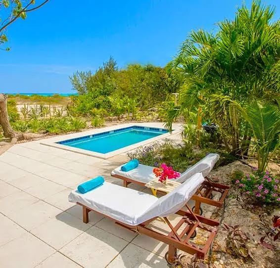 Grace Bay Beach 7acre Resort: Guesthouse Ocean Views+Pool+Oceanfront+Lush Garden, Grace Bay exterior view