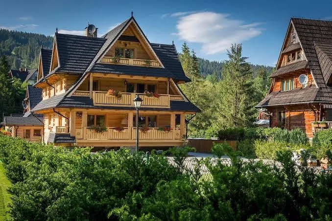 Grupa Bambi Zakopane, Zakopane exterior view