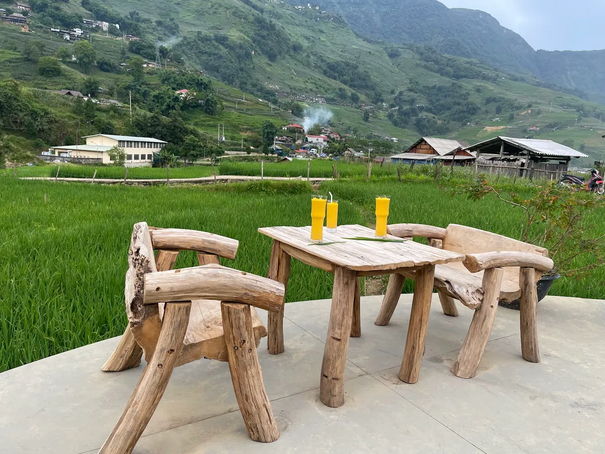 H'mong eco house . coffee shop & restaurant, Sapa exterior view