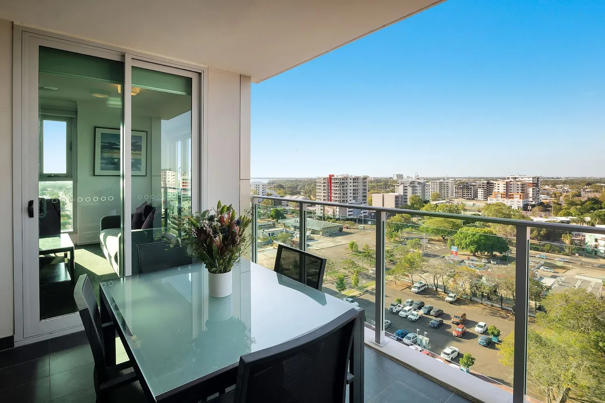 H on Mitchell Apartment Hotel, Darwin exterior view