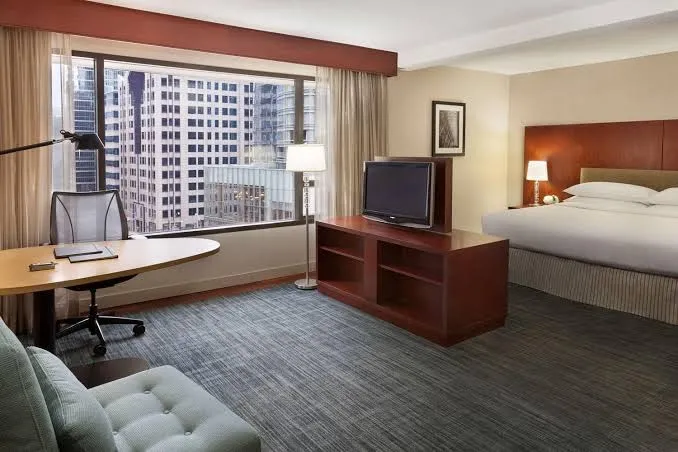 Hilton Toronto, Toronto exterior view