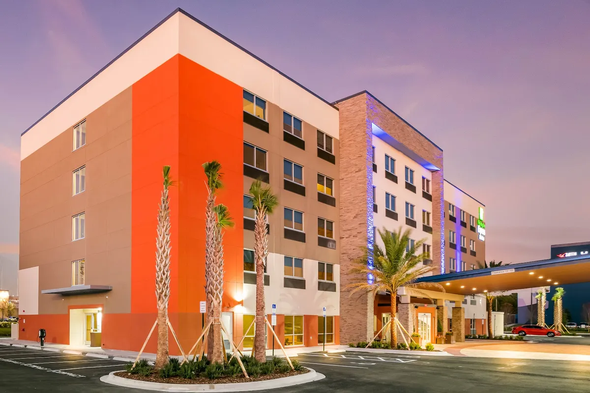Holiday Inn Express & Suites, Jacksonville Town Center, St Johns exterior view