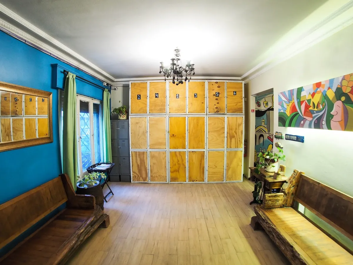 Hostal Providencia, Santiago exterior view