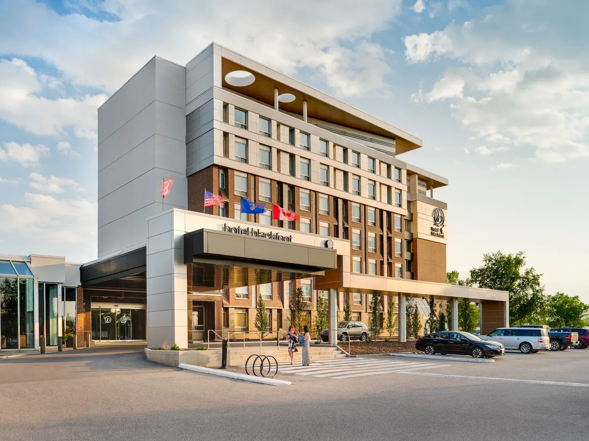 Hotel Blackfoot, Calgary exterior view