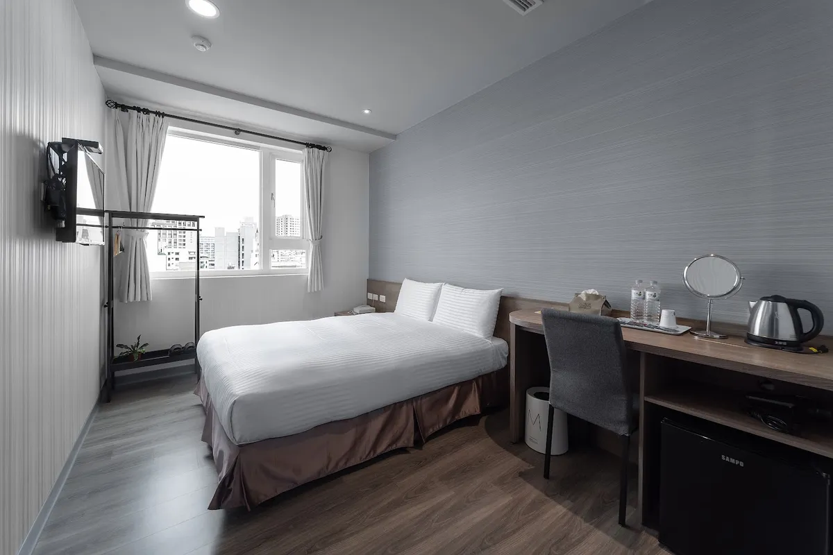 Hotel Brown Zhongzheng, Tainan exterior view