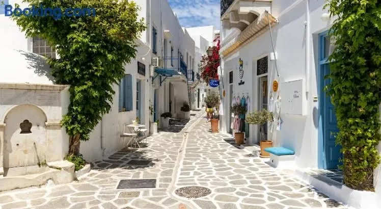 Hotel Dina, Paros exterior view