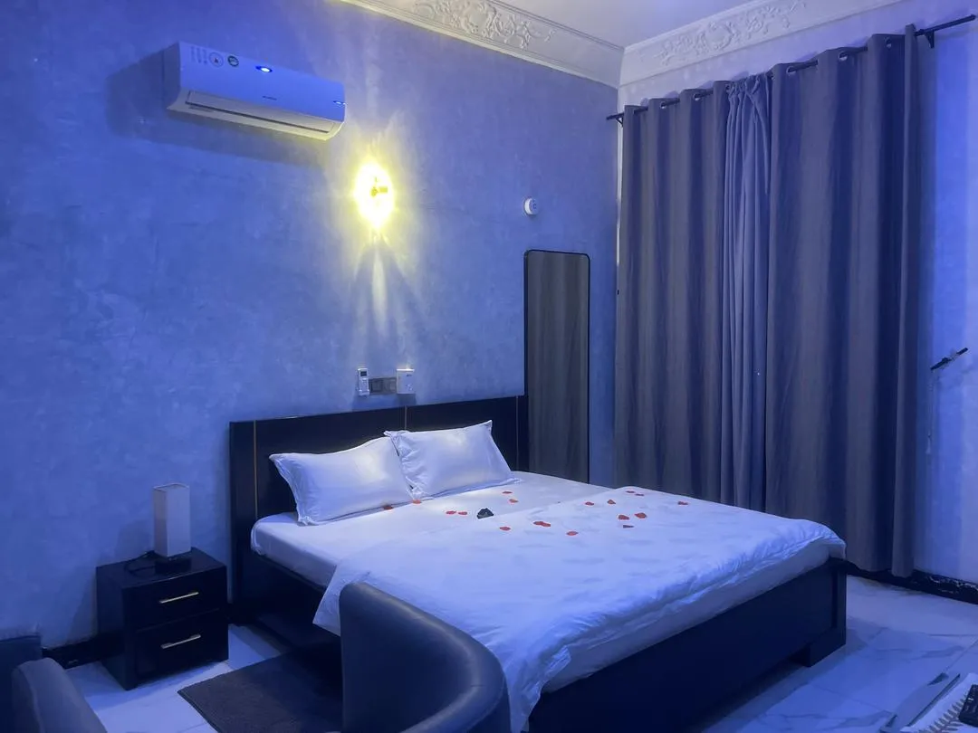 Hotel Divines Graces Residence Inn, Porto Novo exterior view