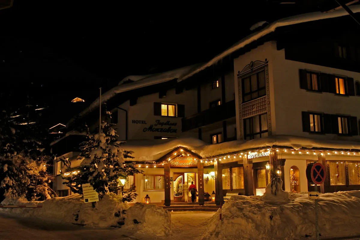 Hotel Jagdhaus Monzabon, Lech exterior view
