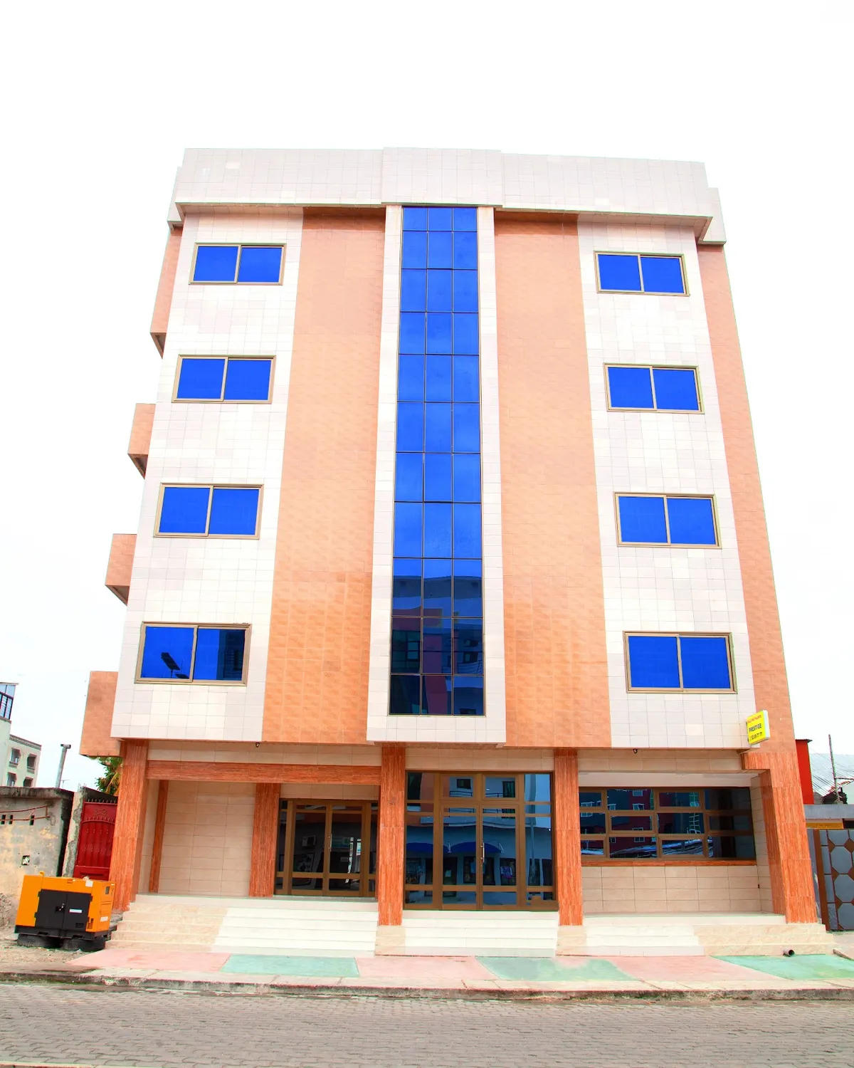 HÔTEL MAVILLA COTONOU (Salle Prestige), Cotonou exterior view