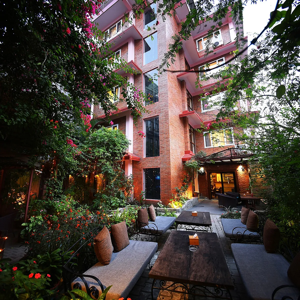 Hotel Middle Path & Spa - Hotel in Pokhara, Pokhara exterior view