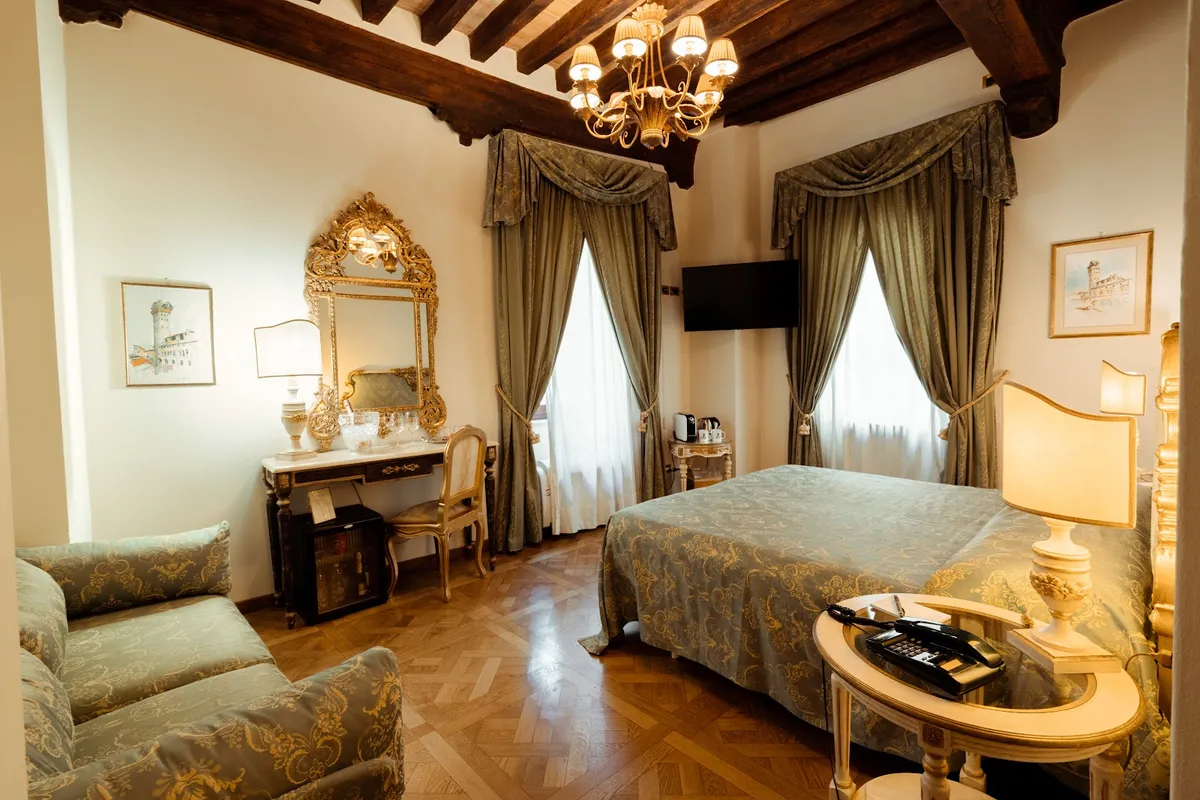 Hotel Palazzo Alexander, Lucca exterior view