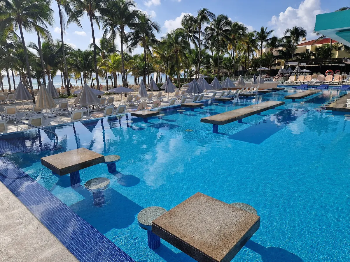 Hotel Riu Playacar, Playa Del Carmen exterior view