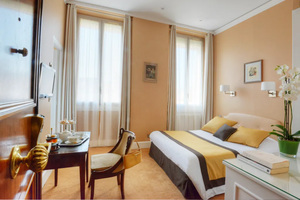 Hôtel Splendid Cannes, Cannes exterior view