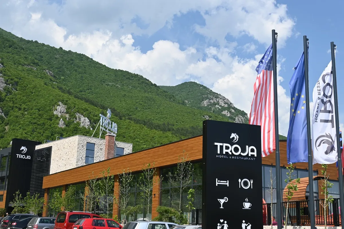 Hotel Troja, Peja exterior view