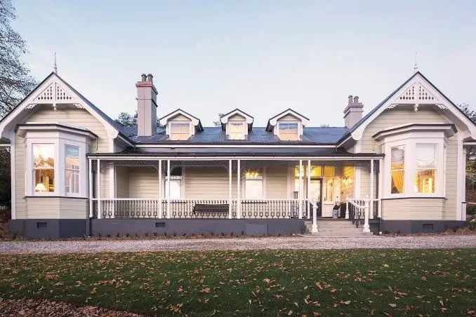 Hulbert House: Award Winning Queenstown Luxury Boutique Lodge, South Island exterior view