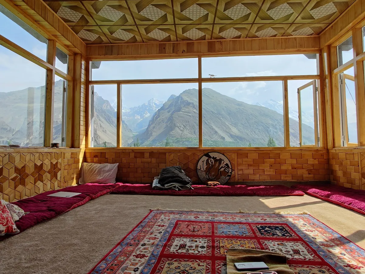 Hunza Verse, Hunza Valley exterior view