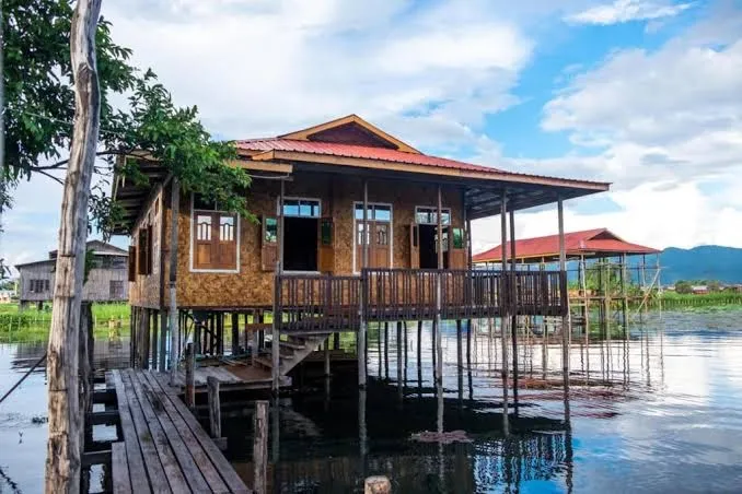Innthar Lodge Home Stay, Inle Lake exterior view
