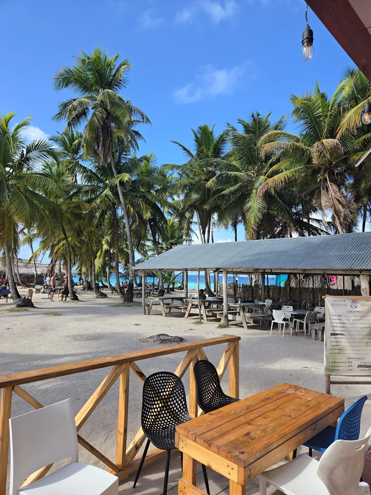 Isla Perro - Barco Hundido, San Blas Islands exterior view