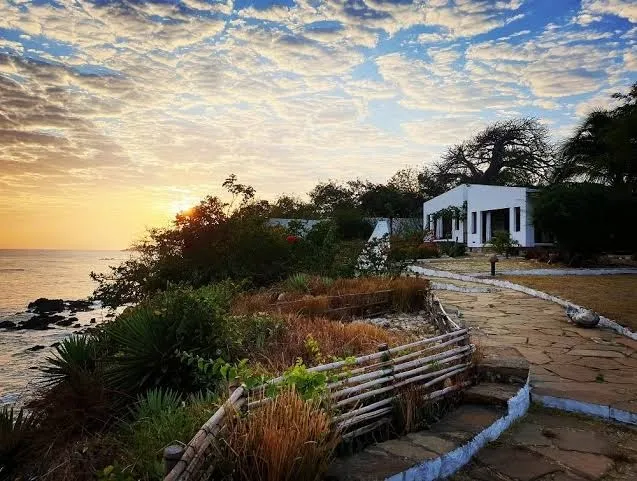 Jardim dos Embondeiros, Pemba exterior view