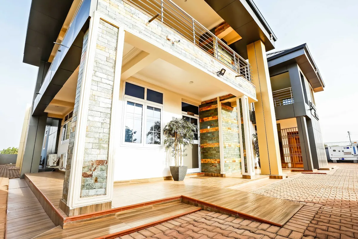 Jeyads Lodge, Tamale exterior view