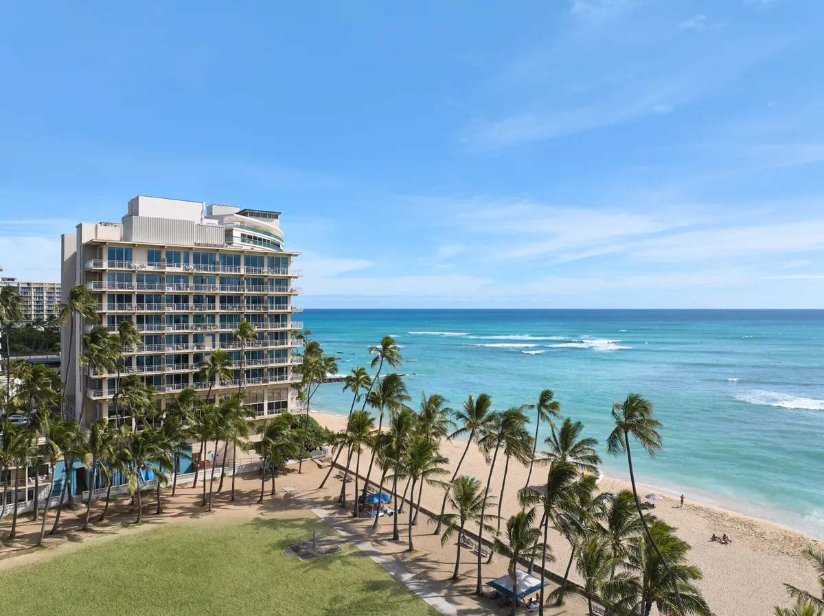 Kaimana Beach Hotel, Honolulu exterior view