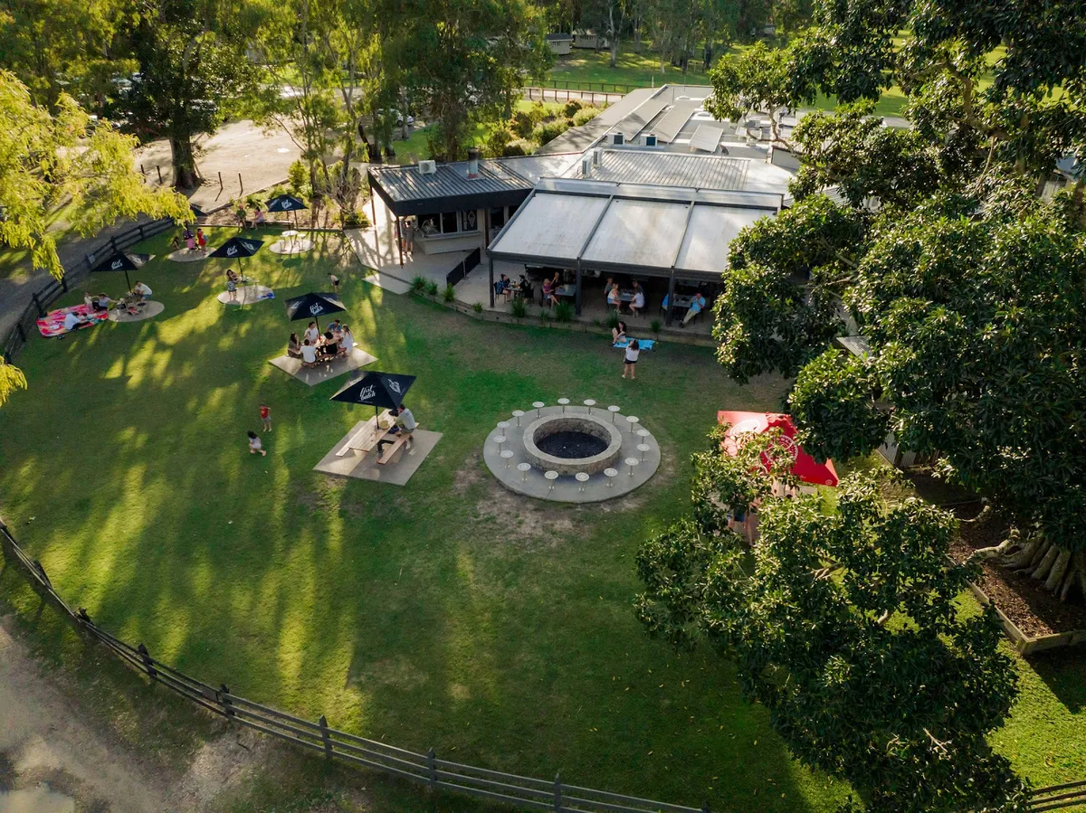 Kangarooms Noosa Everglades, Noosa exterior view
