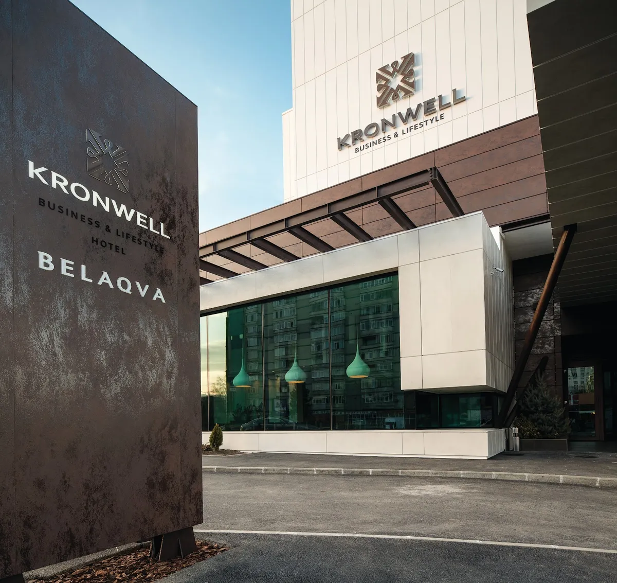 Kronwell Brașov Hotel, Brasov exterior view