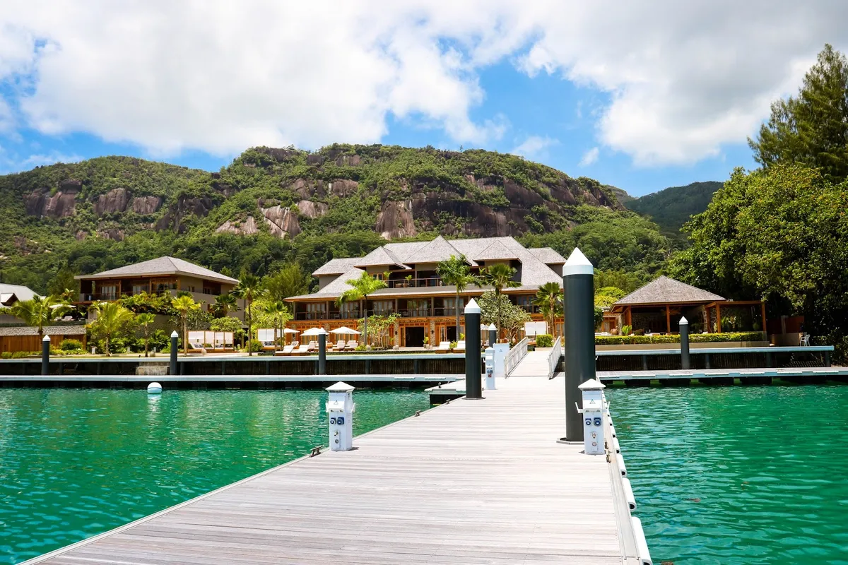 L'Escale Resort Marina & Spa, Victoria exterior view