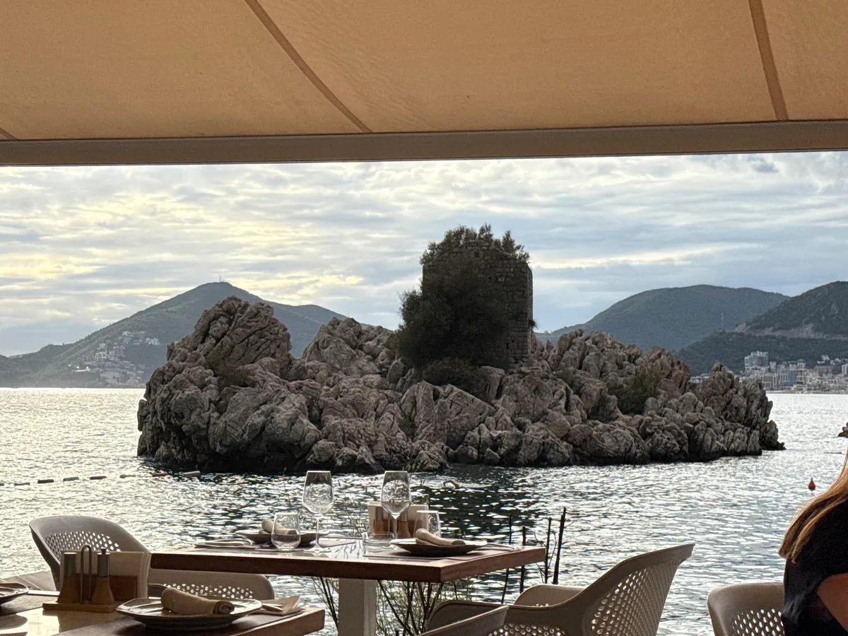 La Mar, Sveti Stefan exterior view