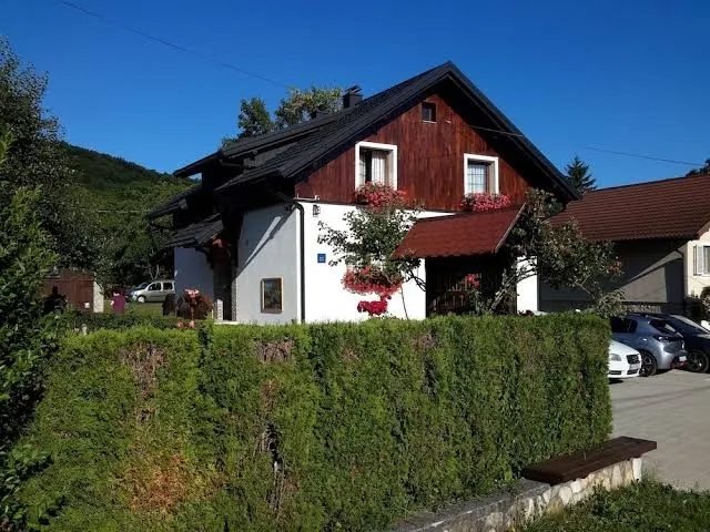 Lake House, Plitvice exterior view