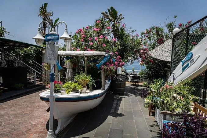 Le Blanc Bleu, Byblos exterior view