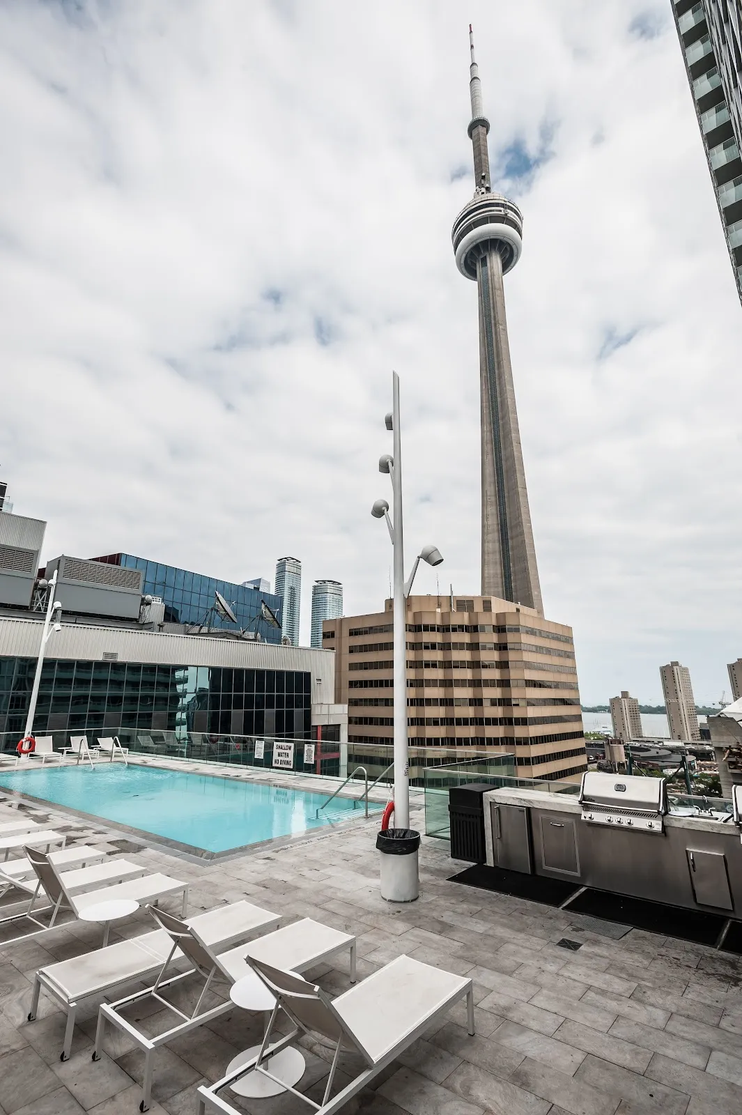 Life Suites Loft - CN Tower / MTCC / Scotibank Arena, Toronto exterior view