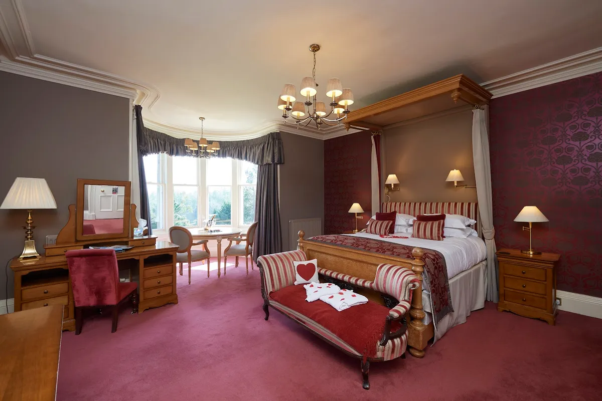 Loch Ness Country House Hotel, Inverness exterior view