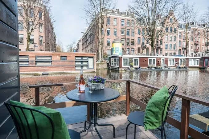 Luxury Houseboat-Apartment Lady Jane, Amsterdam exterior view