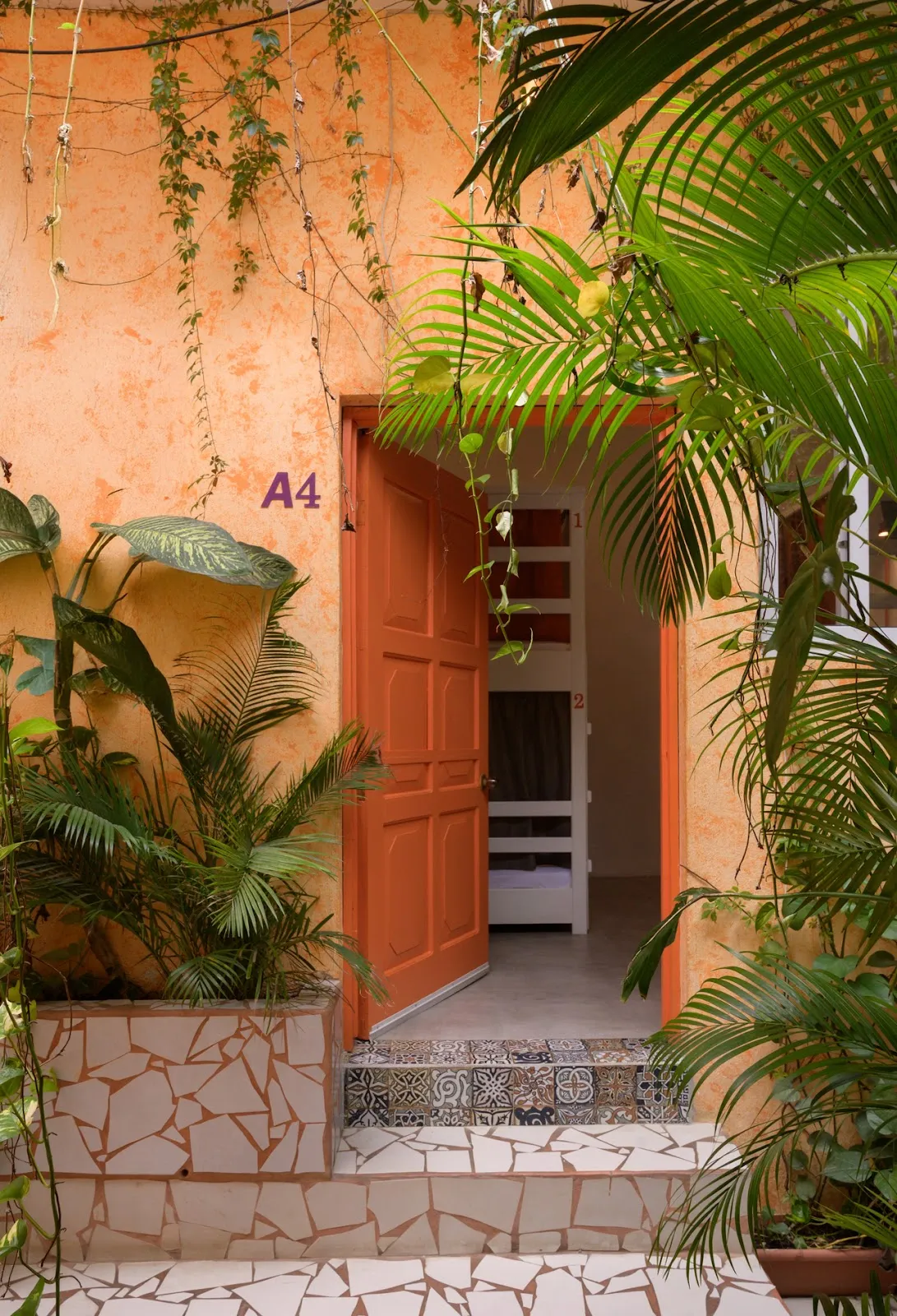 Macarena Hostel, Flores exterior view