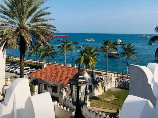 Mango Restaurant&Apartment Hotel, Stone Town exterior view