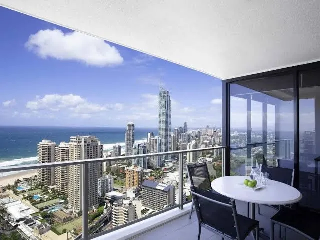 Mantra Circle on Cavill, Gold Coast exterior view