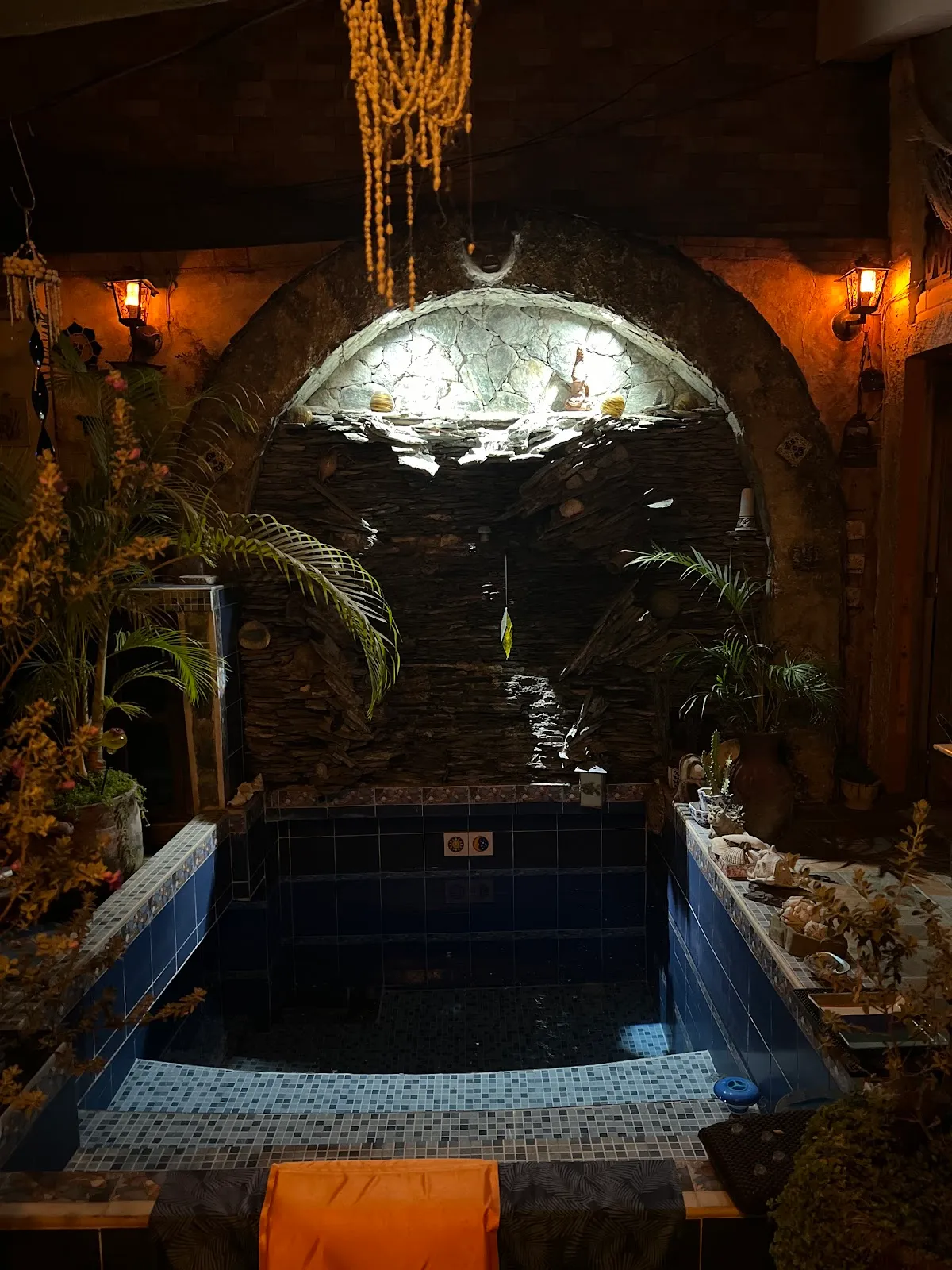 Mendoza’s Guest House, Santa Ana exterior view