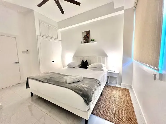 Modern 2BR Condo | Pool | Prime Kingston 6, Kingston exterior view