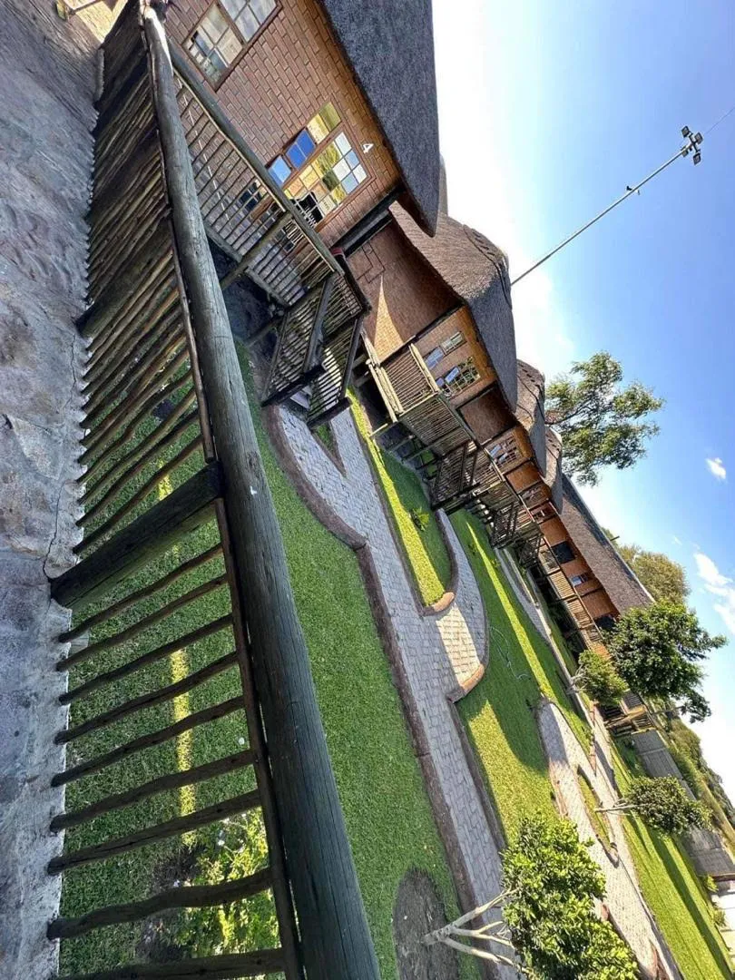 MoOs River Lodge, Maun exterior view