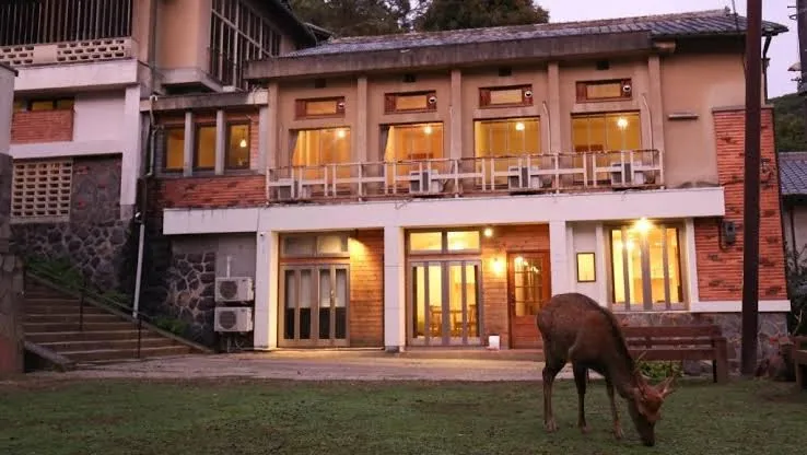 Mountain Home Lodge in Deer Park - Double Room with Loft Bed and Kitchen, Nara exterior view