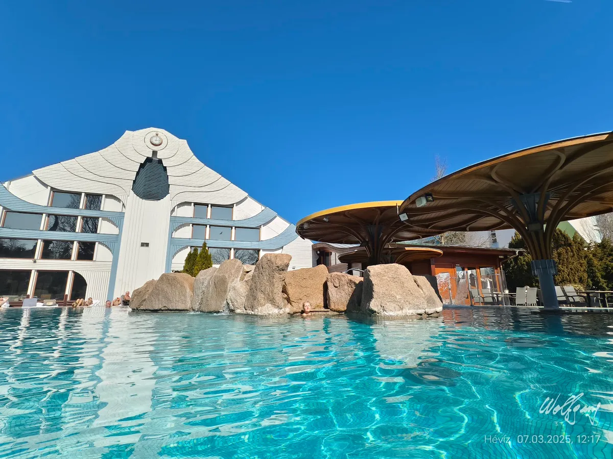 NaturMed Hotel Carbona superior, Heviz exterior view